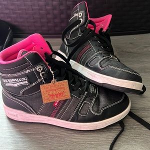 Levi’s shoes